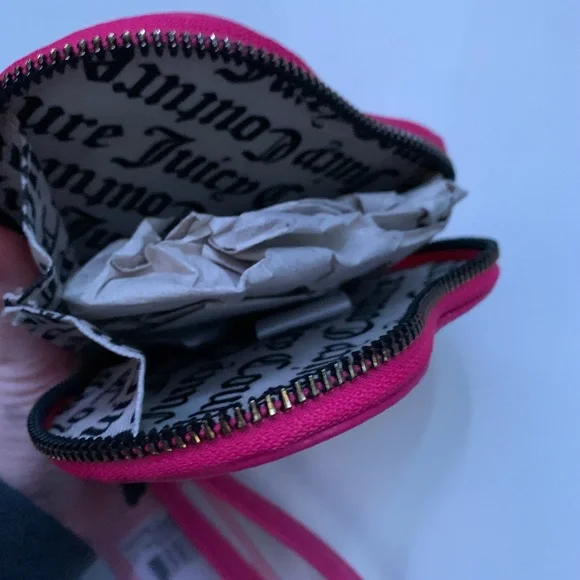 SOLD ON DEPOP Juicy Couture pink heart coin purse wristlet - Picture 3 of 8